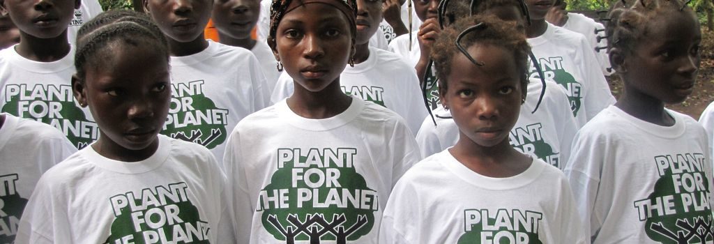 Enfants lors d'une journée de reboisement Plant for the Planet