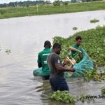 l'équipe des poissons à la recherche d'espèces vivants dans le milieu